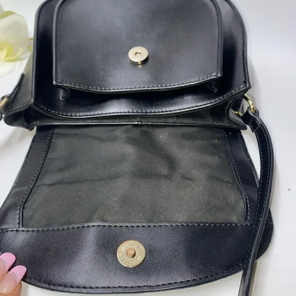 🎉NEW🎉 KC Jagger Richie Leather Crossbody Bag Black Med.